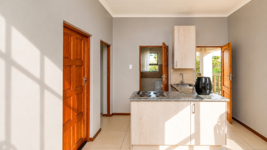 8 Bedroom Property for Sale in Birdwood Estate North West